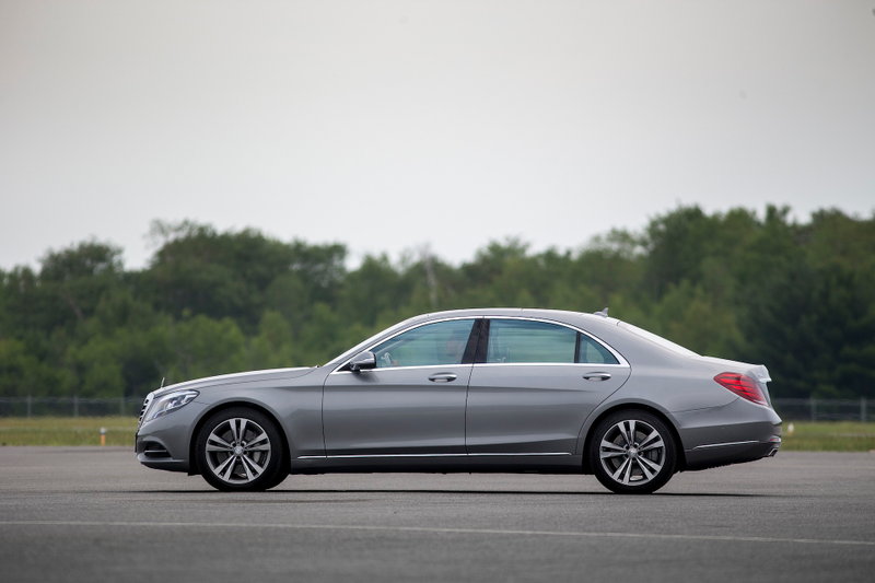 Illustration for article titled How many goddamn powertrains will the W222 S-Class have before it dies?